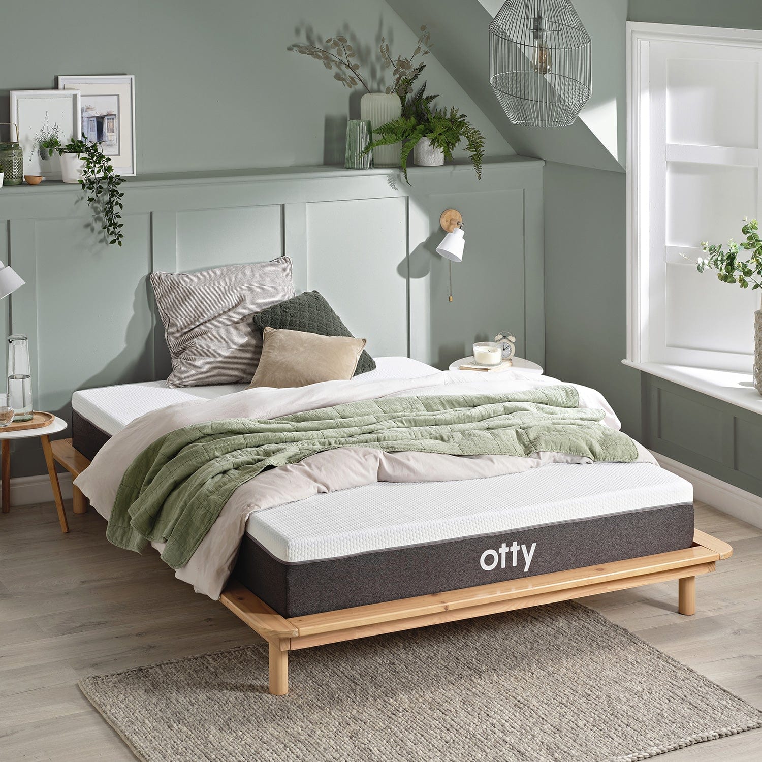 Aura Hybrid Mattress